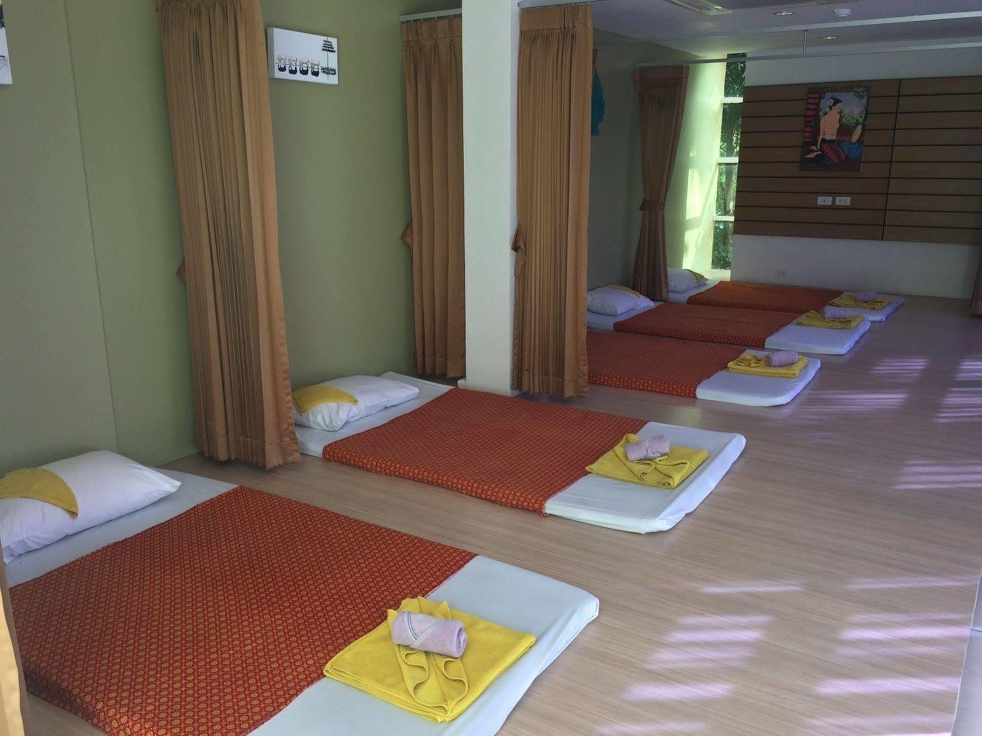 Navinda Krabi Hotel Ao Nang Екстериор снимка